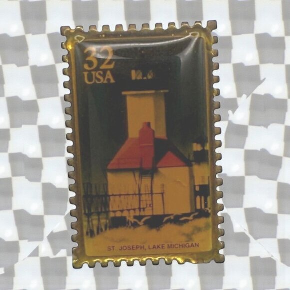Vintage 1994 Winco USA 32¢ St. Joseph Lighthouse Gold-Tone Lapel Pin - Picture 1 of 4
